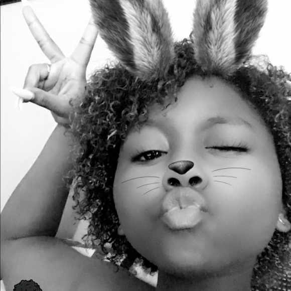 Meet your Posher, Ciara - Picture 2 of 5